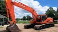 doosan daewoo s225lc v .jpg