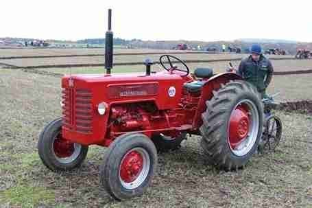 international harvester tractor b275 b414 354 364 384 424 1.jpg