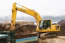 komatsu pc200 8 pc200lc 8 pc220 8 pc220lc 8 service manual.jpg