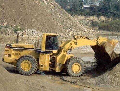 komatsu wa700 1 operation and maintenance manual.jpg