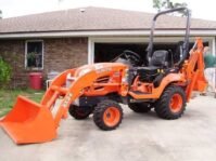 kubota bx24 tractor loader.jpg
