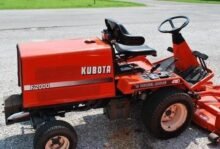 kubota f2000 f2100 f2100e f2400 tractor service repair manual.jpg