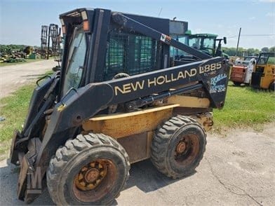 new holland lx885.jpg