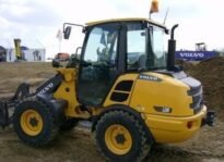 volvo l20f compact wheel loader workshop service parts catalogue manual.jpg